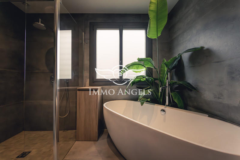 Maison contemporaine - 292 m² - 9 pièces