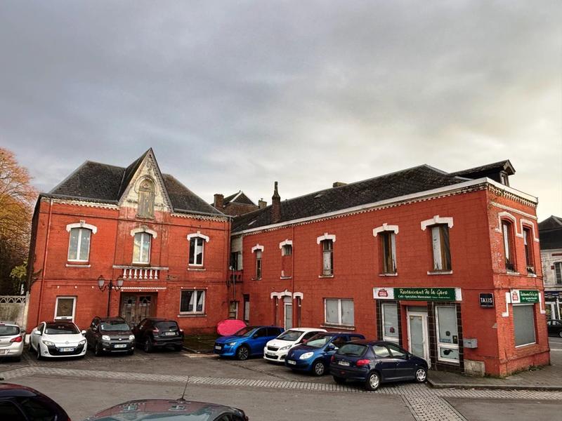 Immeuble - 1 200 m² - 35 pièces