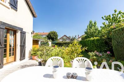 Maison - 143 m² - 8 pièces