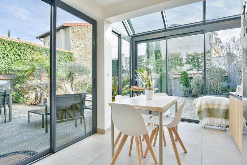 Maison - 200 m² - 8 pièces