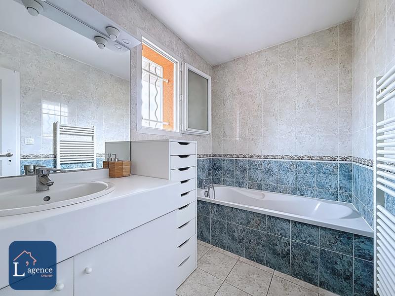 Maison - 94 m² - 4 pièces