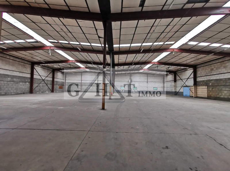 Entrepôt - 1 752 m²