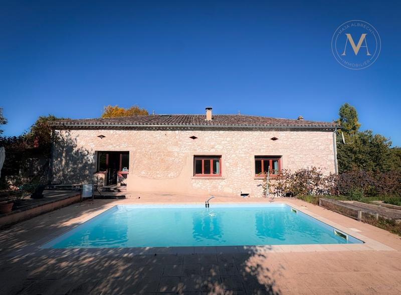 Corps de ferme - 230 m² - 9 pièces