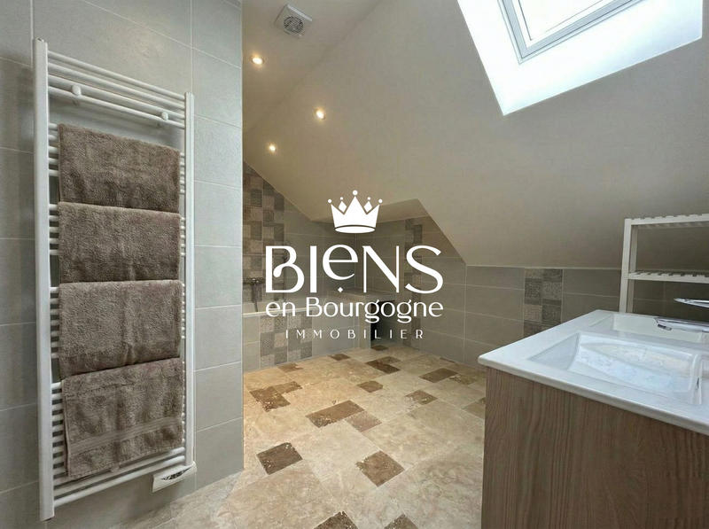 Maison ancienne - 163 m² - 6 pièces