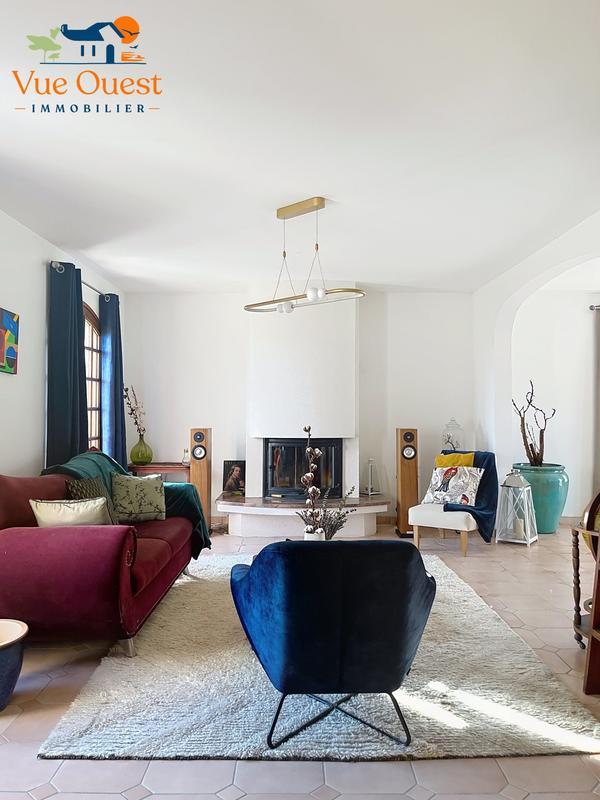 Maison traditionnelle - 147 m² - 8 pièces