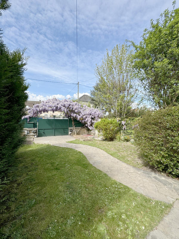 Maison - 209 m² - 8 pièces