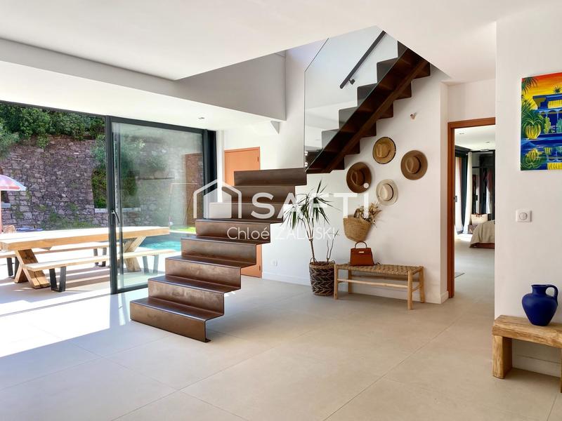 Maison - 280 m² - 7 pièces