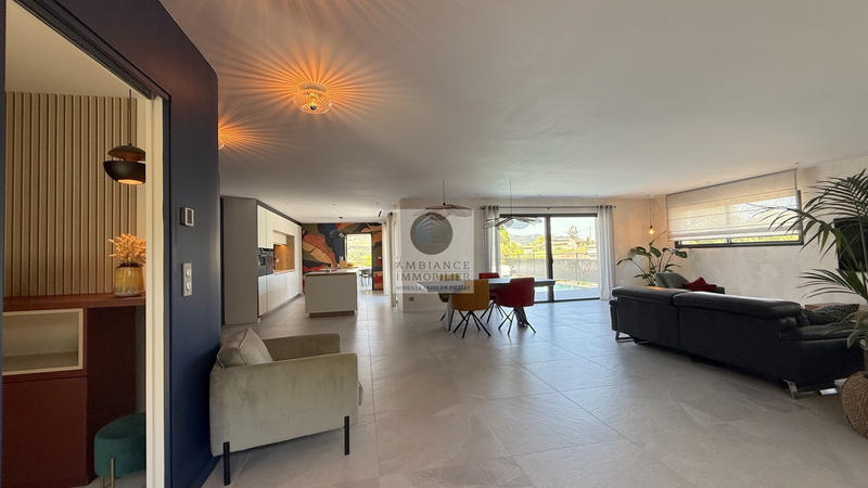 Maison - 322 m² - 8 pièces