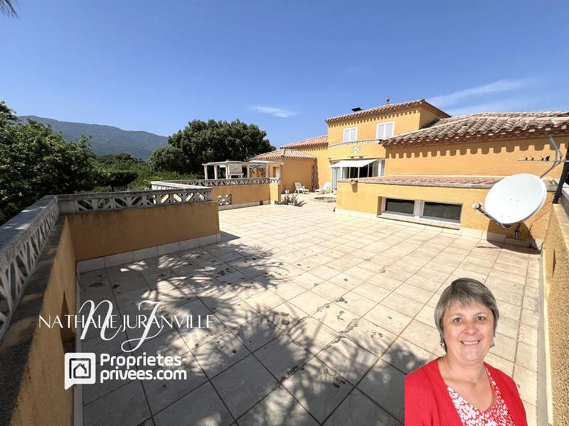 Demeure - 280 m² - 6 pièces