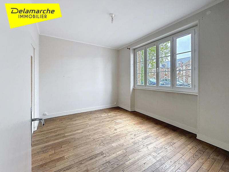 Maison - 201 m² - 9 pièces