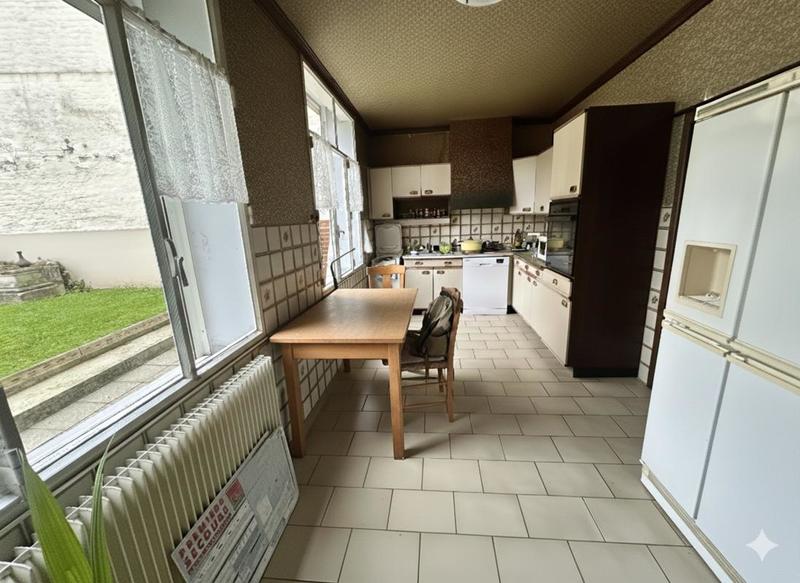 Maison - 175 m² - 10 pièces