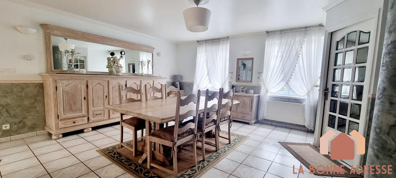 Villa - 220 m² - 6 pièces