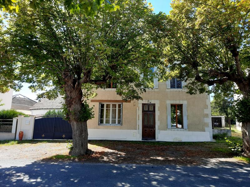 Maison - 242 m² - 10 pièces