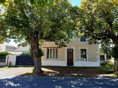 Maison - 242 m² - 10 pièces