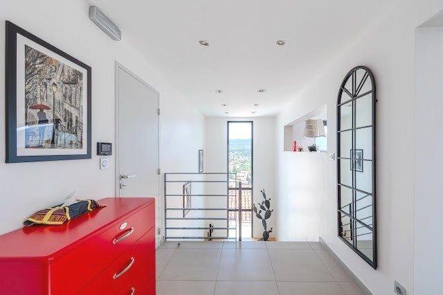 Maison contemporaine - 208 m² - 6 pièces