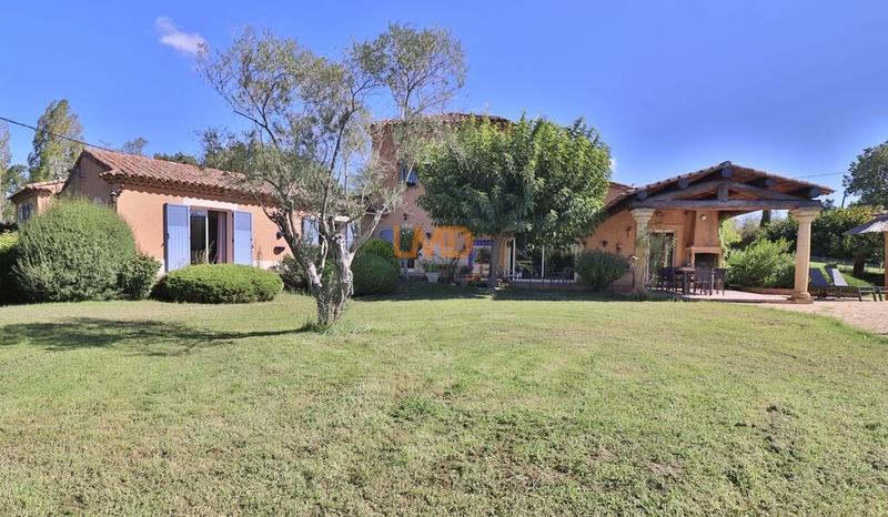 Propriété - 306 m² - 10 pièces