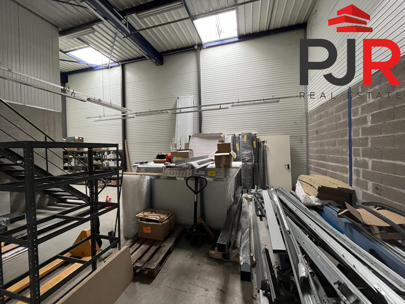 Local d'activités - 110 m²