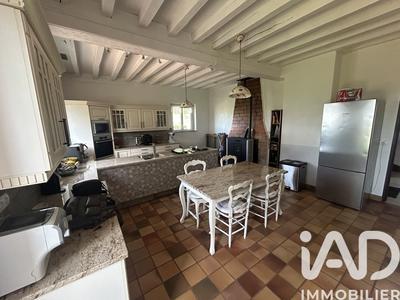 Maison - 221 m² - 6 pièces