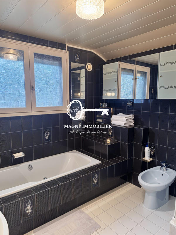 Maison traditionnelle - 140 m² - 6 pièces