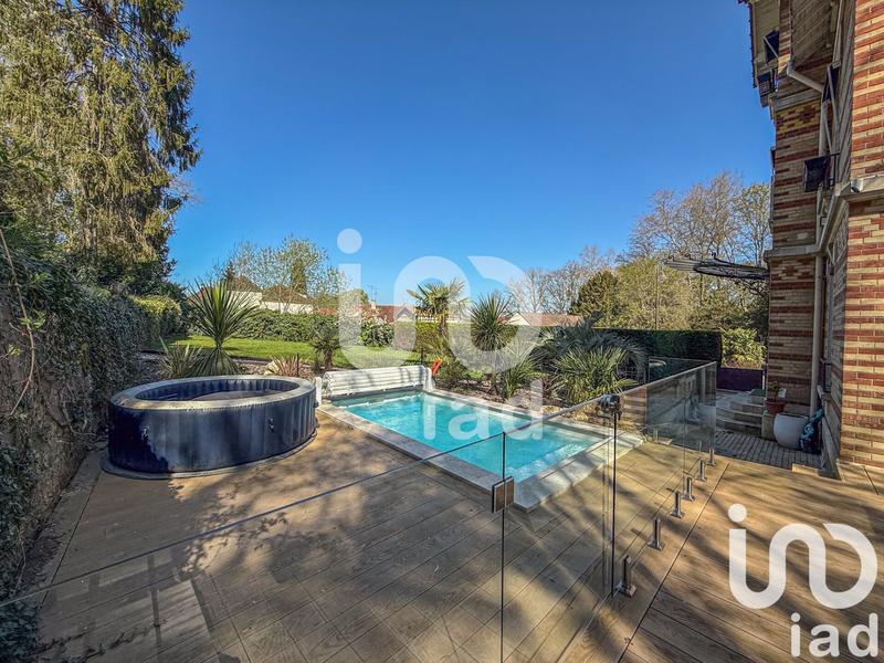 Maison - 265 m² - 12 pièces