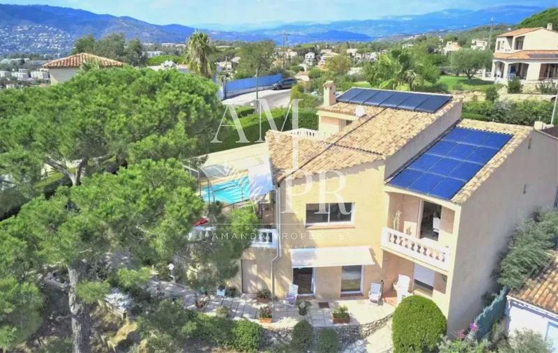 Villa - 232 m² - 7 pièces