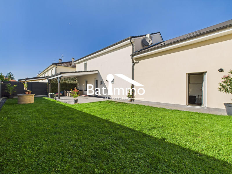 Maison - 245 m² - 8 pièces