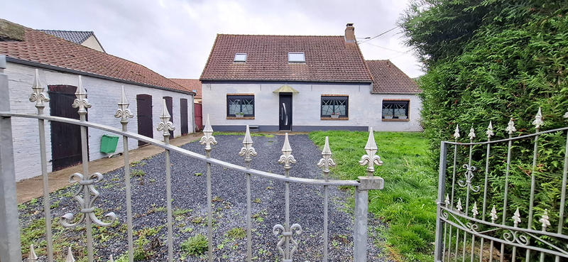 Maison - 140 m² - 9 pièces