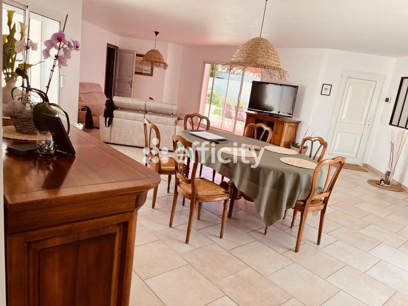 Maison - 152 m² - 6 pièces