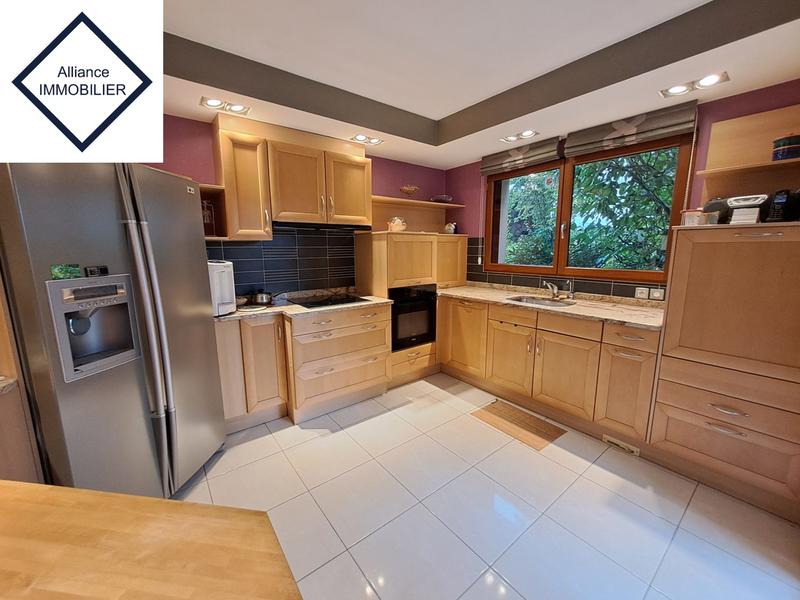 Maison - 161 m² - 11 pièces