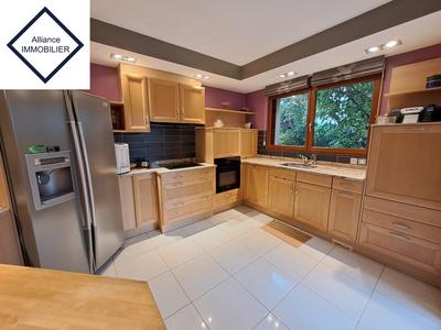 Maison - 161 m² - 11 pièces