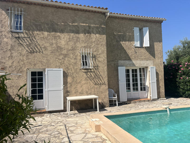 Maison - 95 m² - 4 pièces