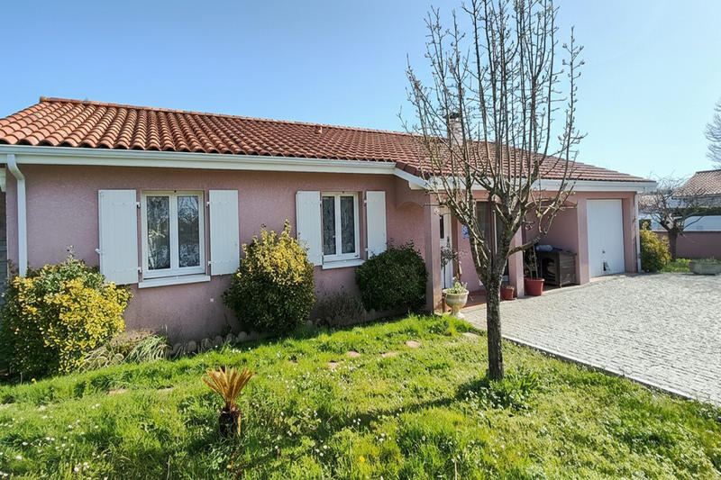 Maison - 102 m² - 5 pièces