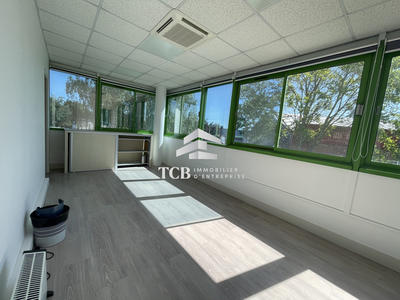 Bureau - 745 m²