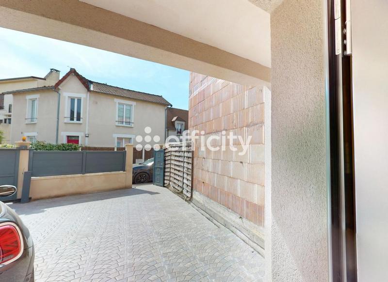 Maison - 235 m² - 6 pièces