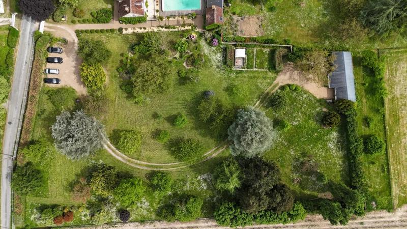 Propriété - 250 m² - 10 pièces