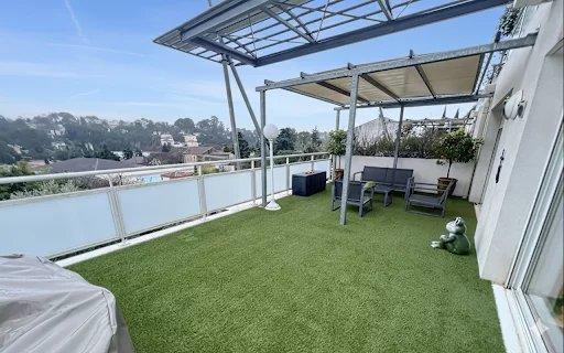 Appartement - 90 m² - 3 pièces