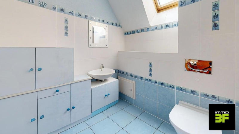 Maison traditionnelle - 150 m² - 6 pièces