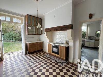 Maison - 423 m² - 15 pièces
