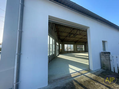 Local d'activité / Entrepôt - 200 m²