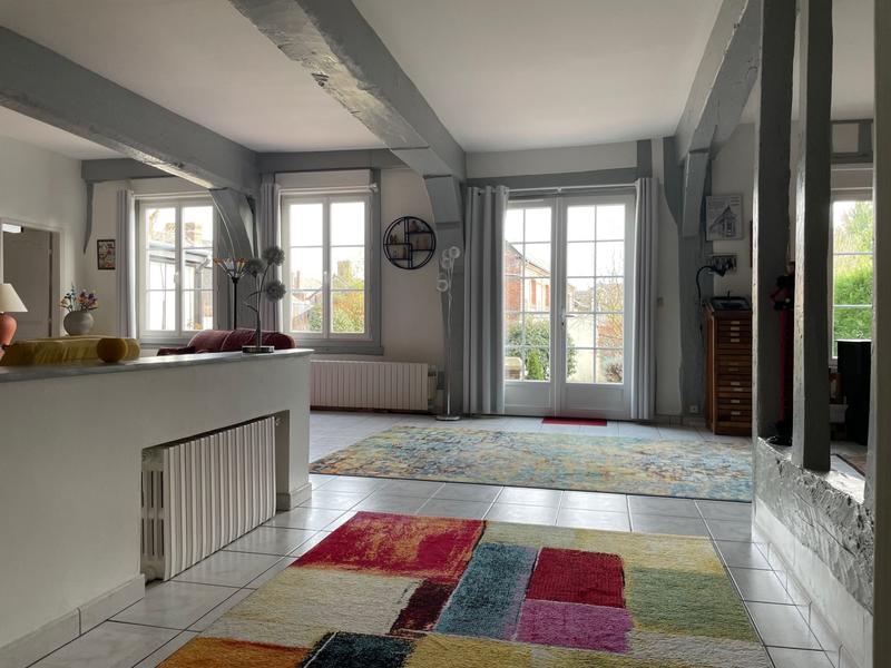 Maison - 241 m² - 8 pièces