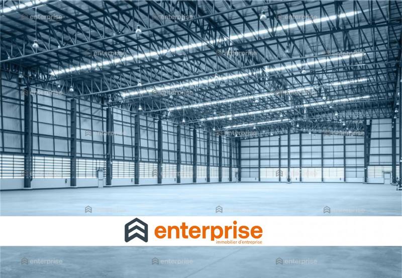 Entrepôt - 2 200 m²