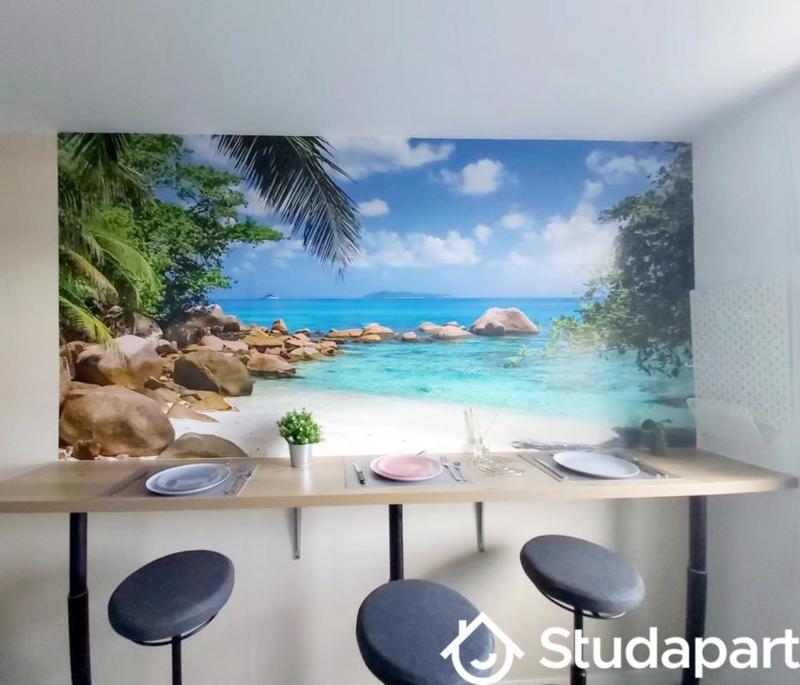 Chambre - 11 m² - 1 pièce