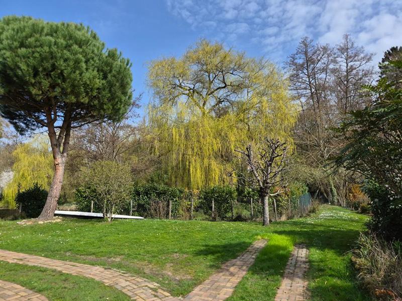 Maison - 210 m² - 8 pièces