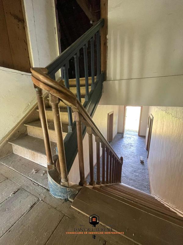 Maison - 370 m² - 8 pièces