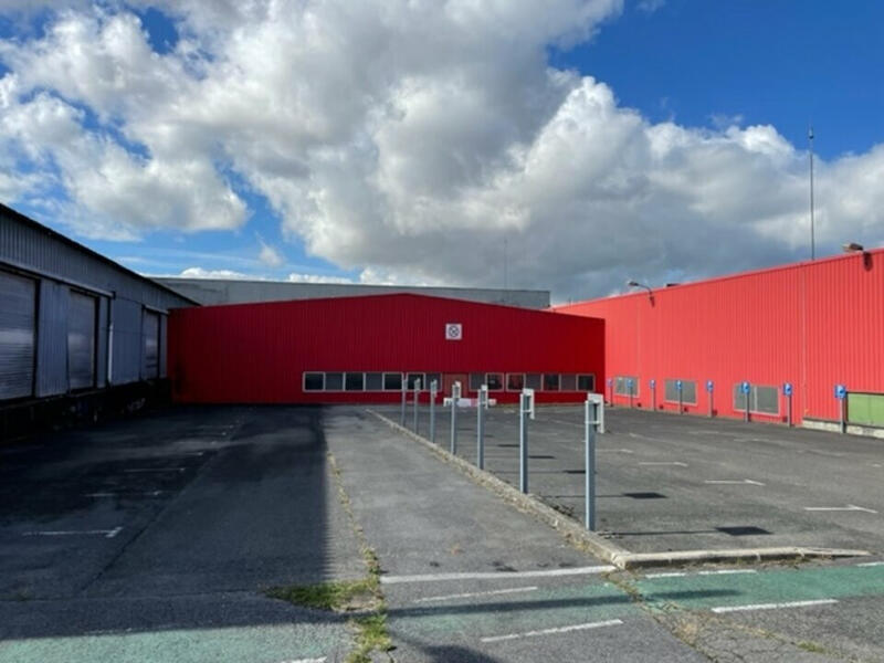 Local commercial - 13 120 m²