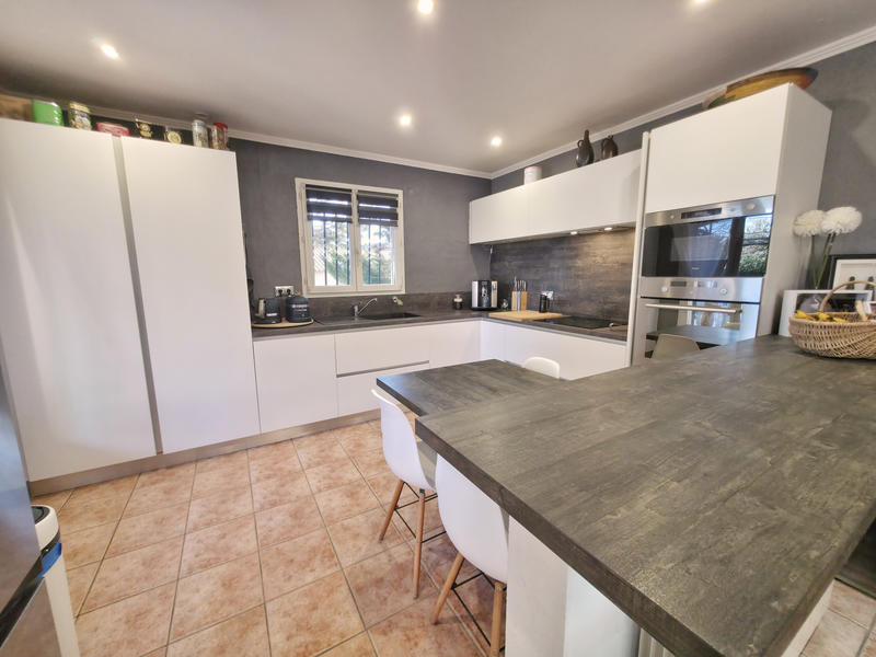 Maison - 93 m² - 5 pièces