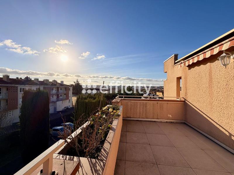 Appartement - 100 m² - 4 pièces