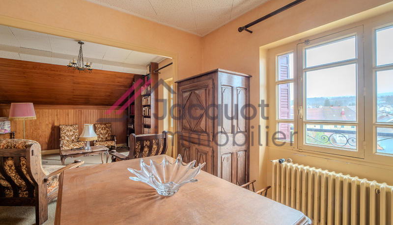 Maison - 182 m² - 9 pièces