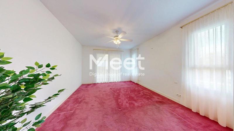 Maison - 300 m² - 8 pièces