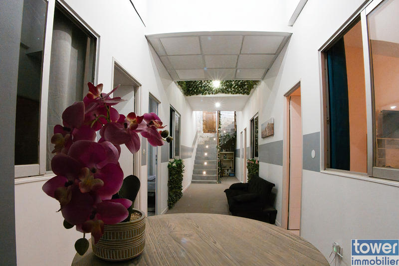 Maison - 343 m² - 10 pièces